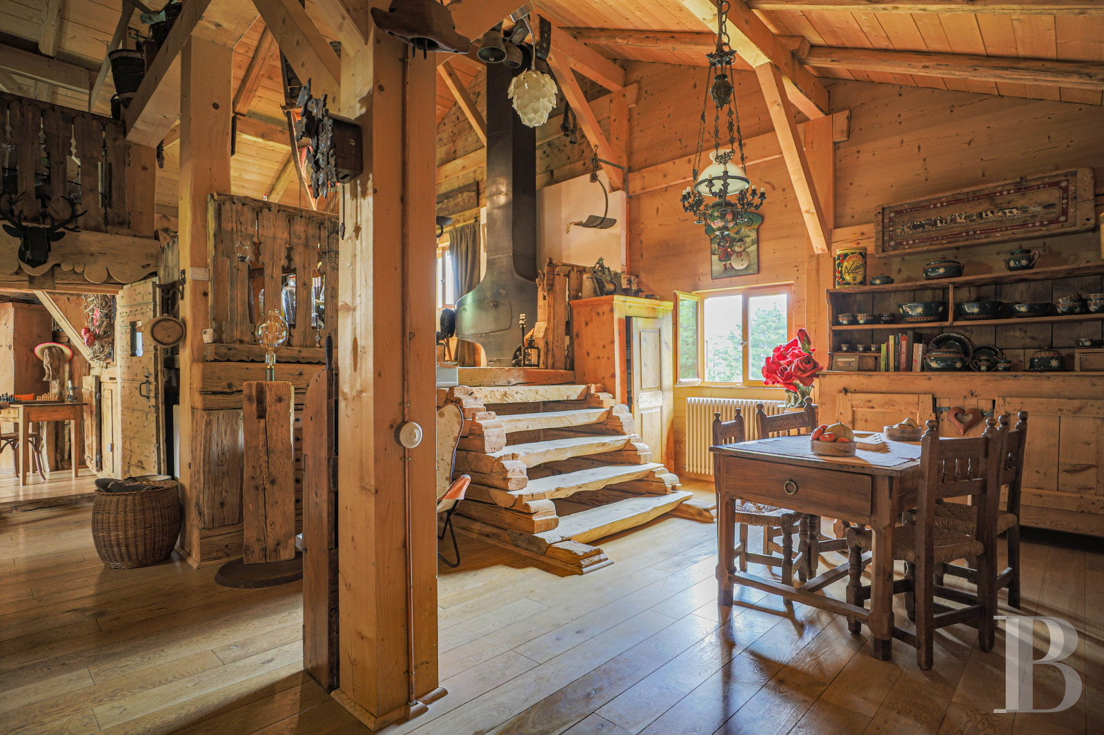 A traditional chalet barn surrounded by alpine pastures in Haute-Savoie, not far from Morzine - photo  n°19